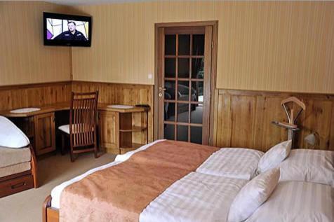 Trojka Hotel Es Panzio Szolnok Ruang foto